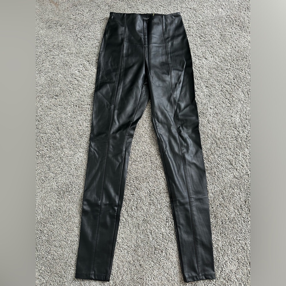 Lysse Faux Leather Leggings with seam on front and black